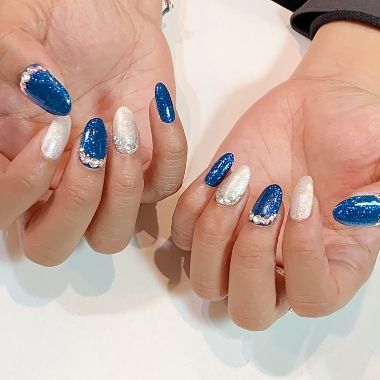 お客様ネイル/ハンド/ゴールドミラー・バイカラー・アシメネイル・シアーボルドー・ゴールドチェーン